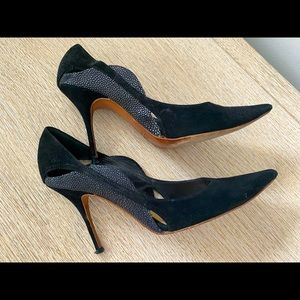 Chloe Shoes | Black Pointed Suede Cutout Mixed Leather Heels EU 35